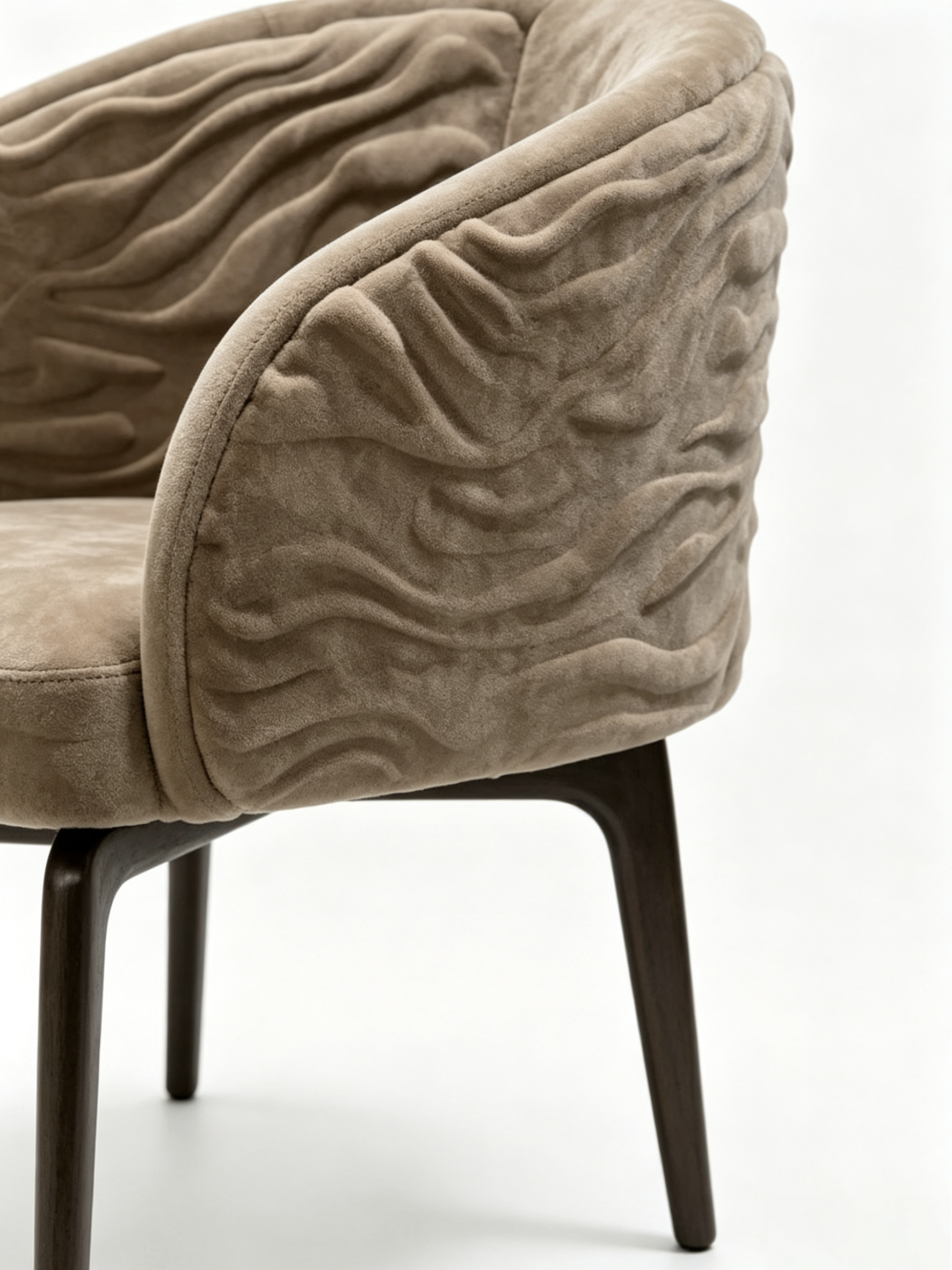 VELA Carver Dining Chair