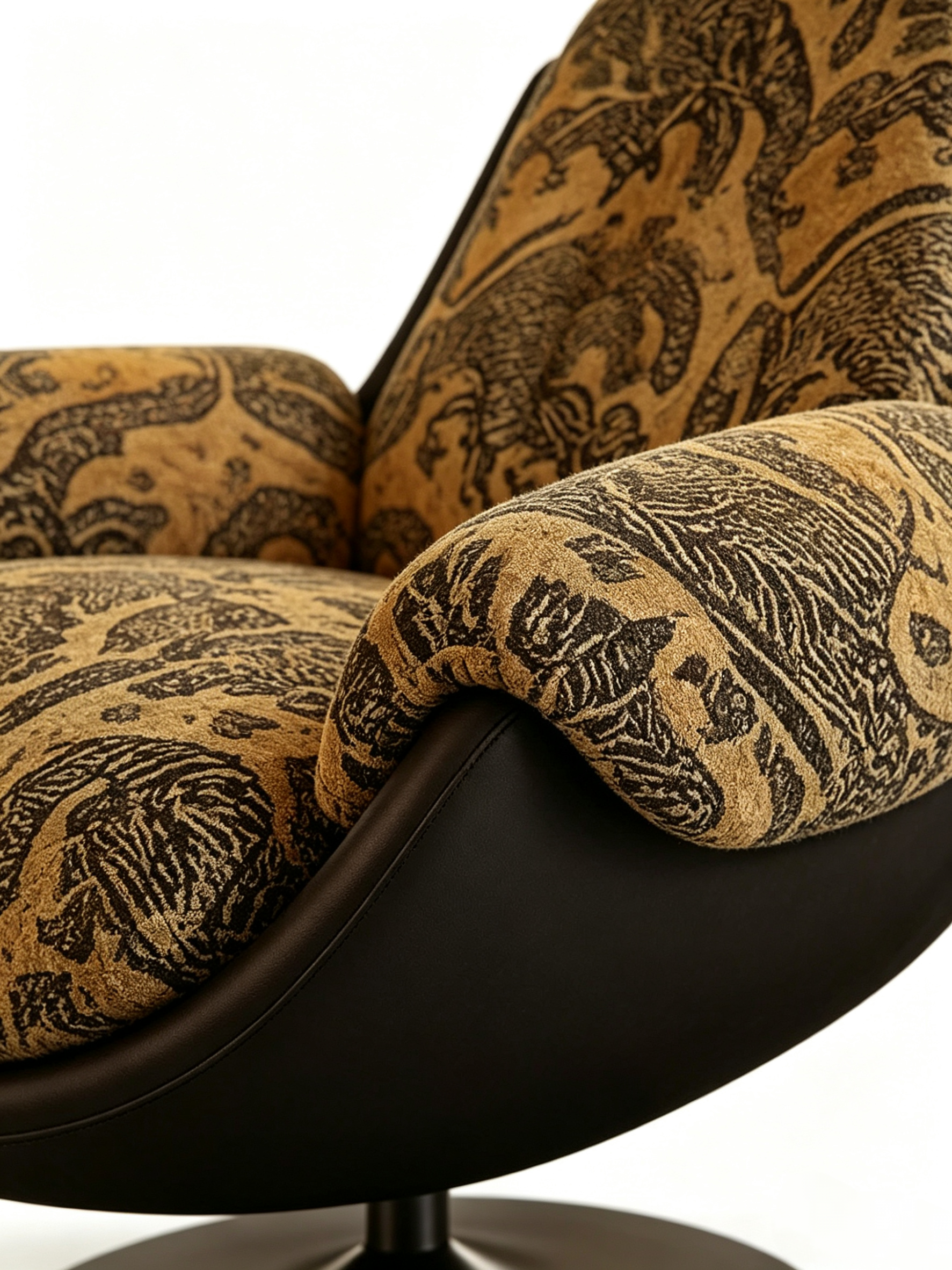 BUBO 360° Swivel Lounge Chair