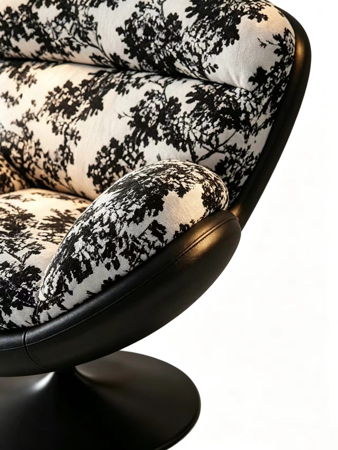 ORLA 360° Swivel Eggshell Lounge Chair