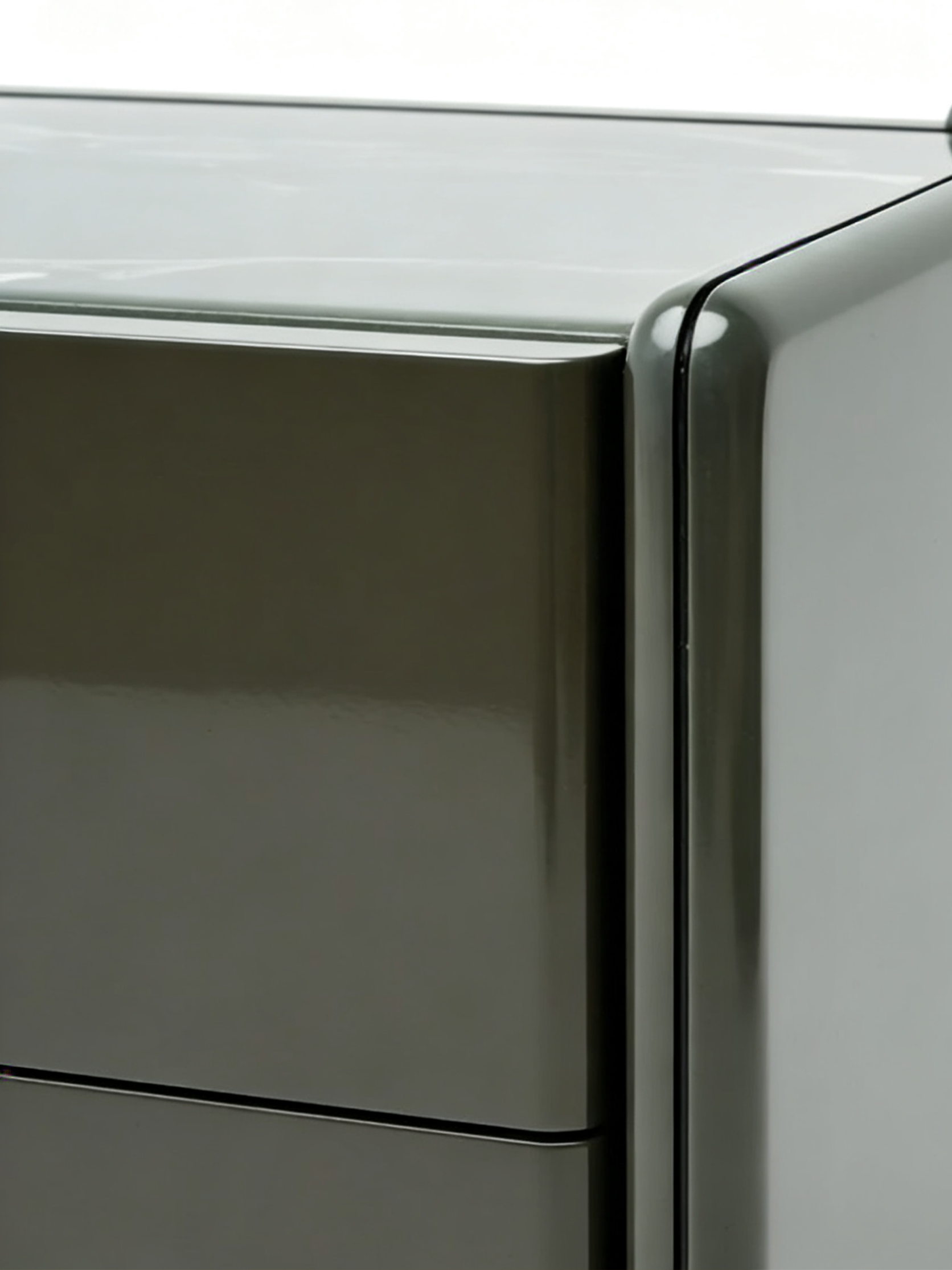 TERRA Lacquered Bedside Table with Quartz Top