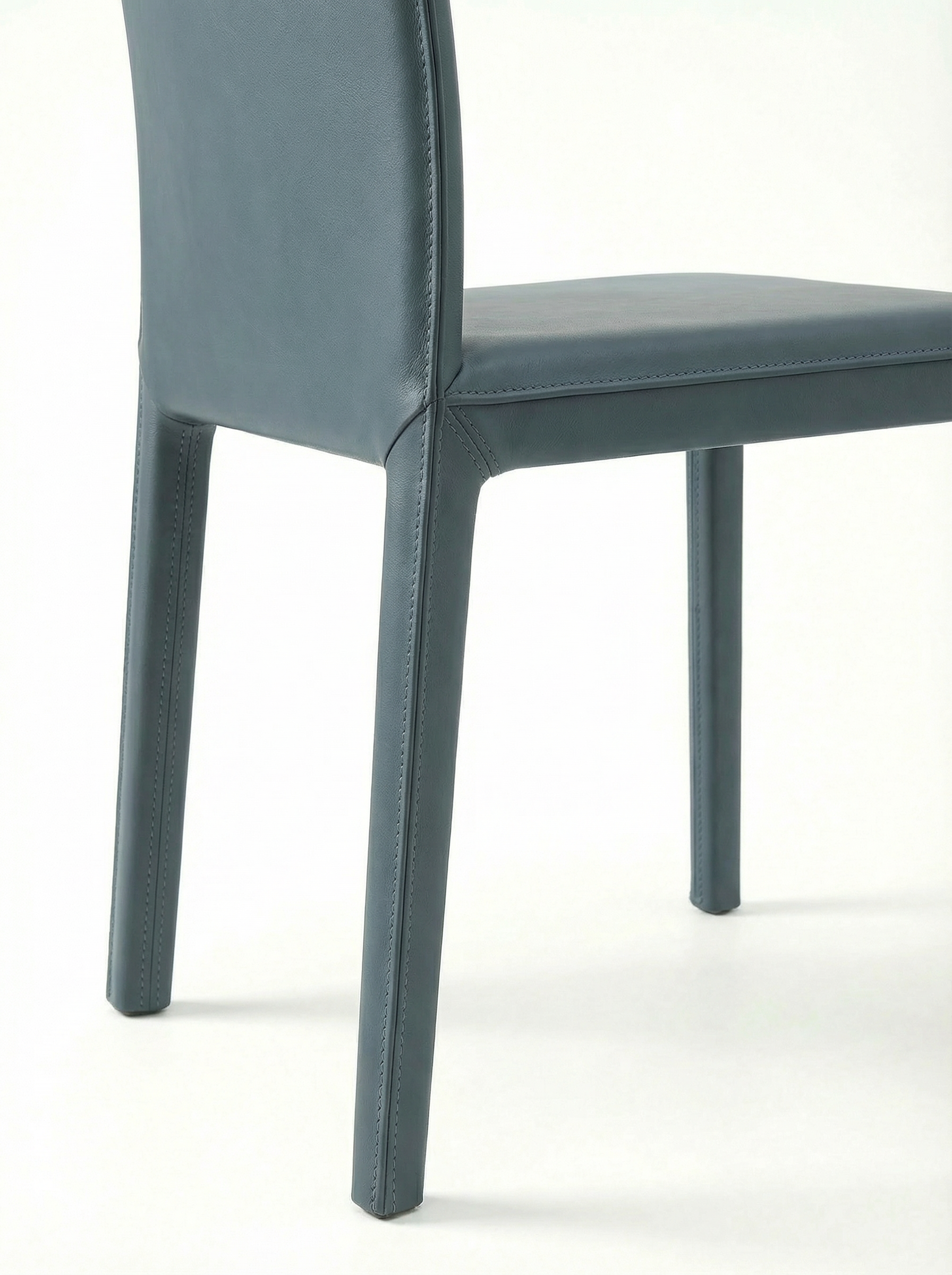 VAREN Saddle Leather Dining Chair