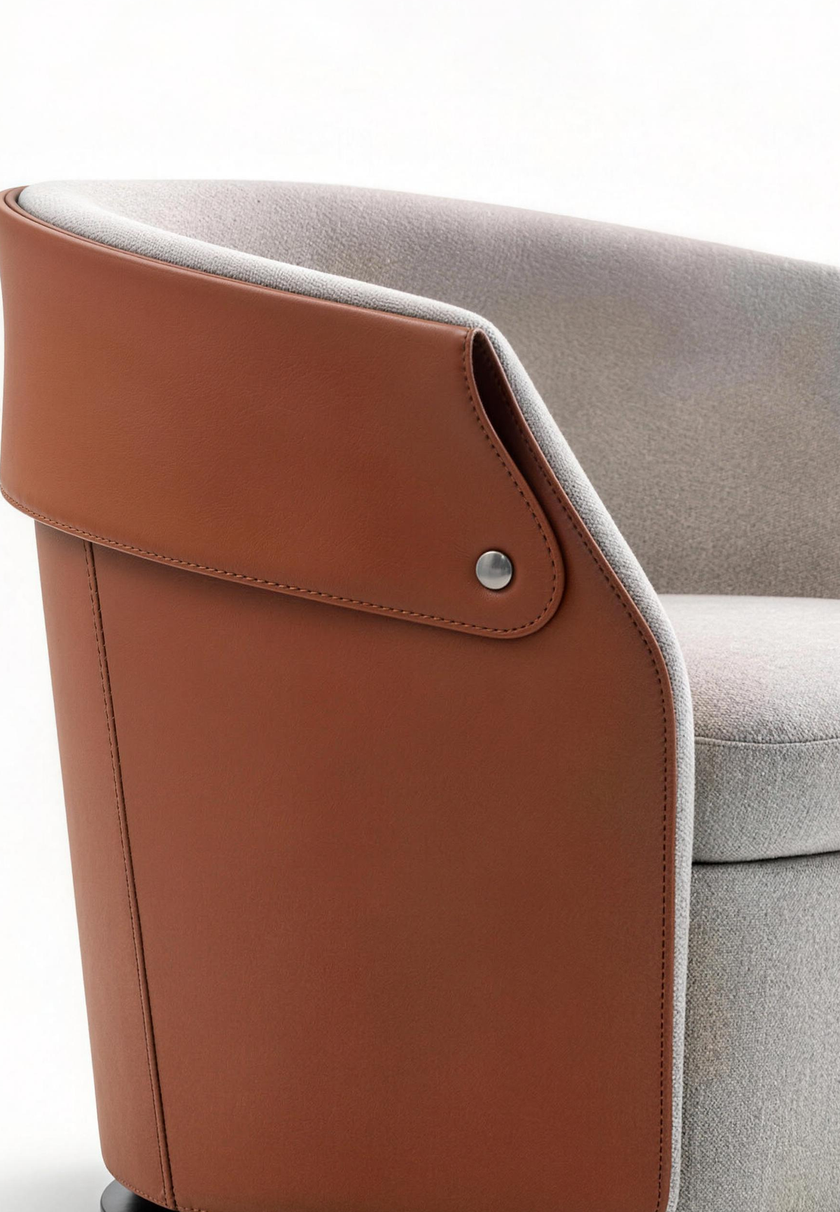 ORINO Saddle Leather Swivel Lounge Chair